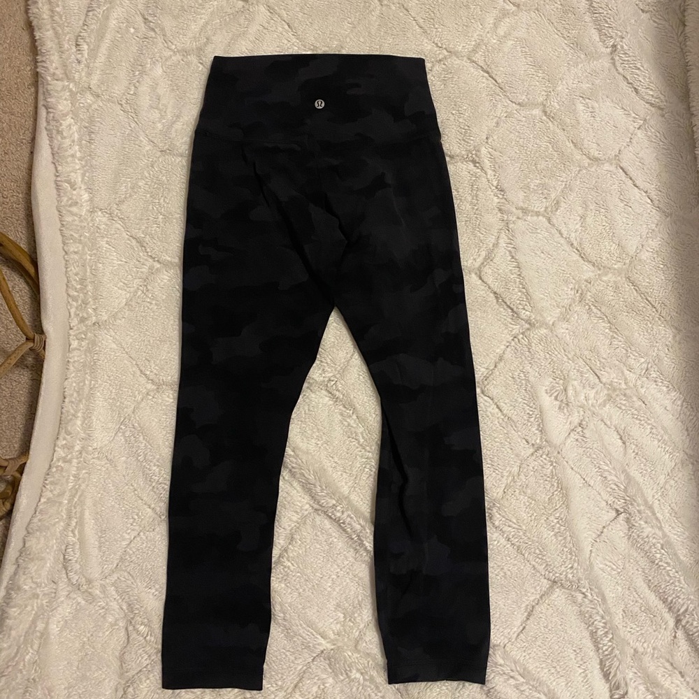 Lululemon Align HR Crop 23” Camo Leggings Size 6